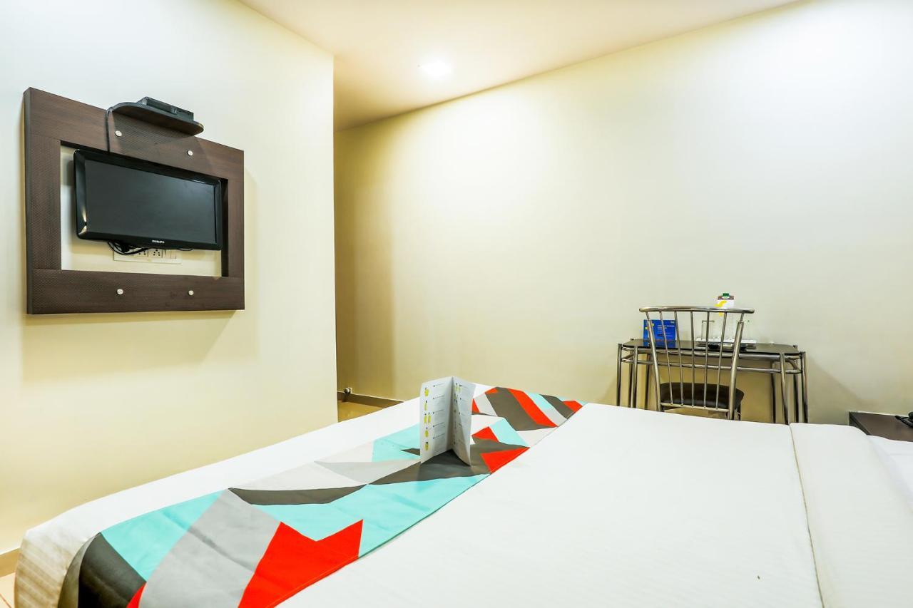 Fabexpress Adore Inn - Nr Mumbai International Airport Buitenkant foto